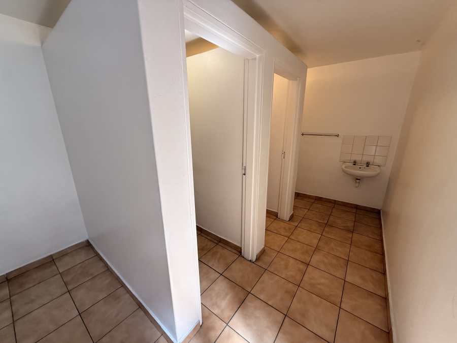 To Let Commercial Property for Rent in Parow Industrial Western Cape